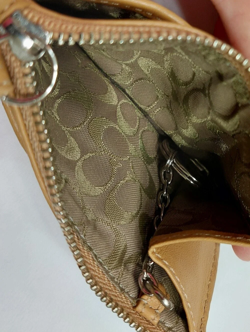 COACH- Tan Leather Key Card Holder with Key Ring